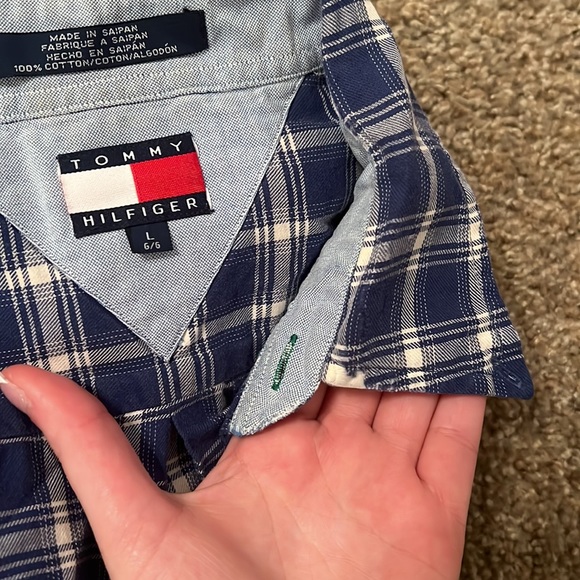 Tommy Hilfiger Button-Up - Picture 5 of 5